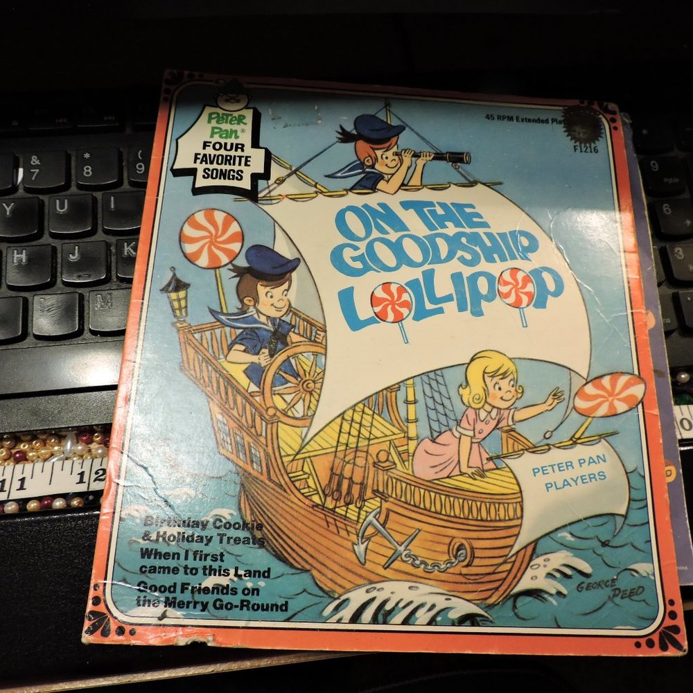 PETER PAN RECORDS vintage .. Children's songs   BONUS DISCOUNT W/ RECORDS BUNDLE